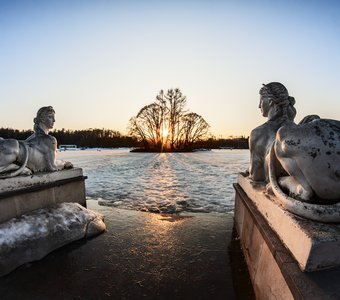 Причал со сфинксами