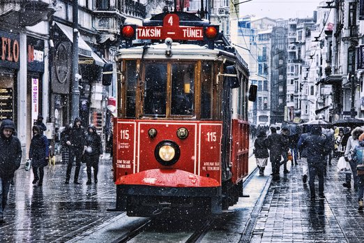 Самую популярную улицу в Стамбуле посетило 107 миллионов человек за год