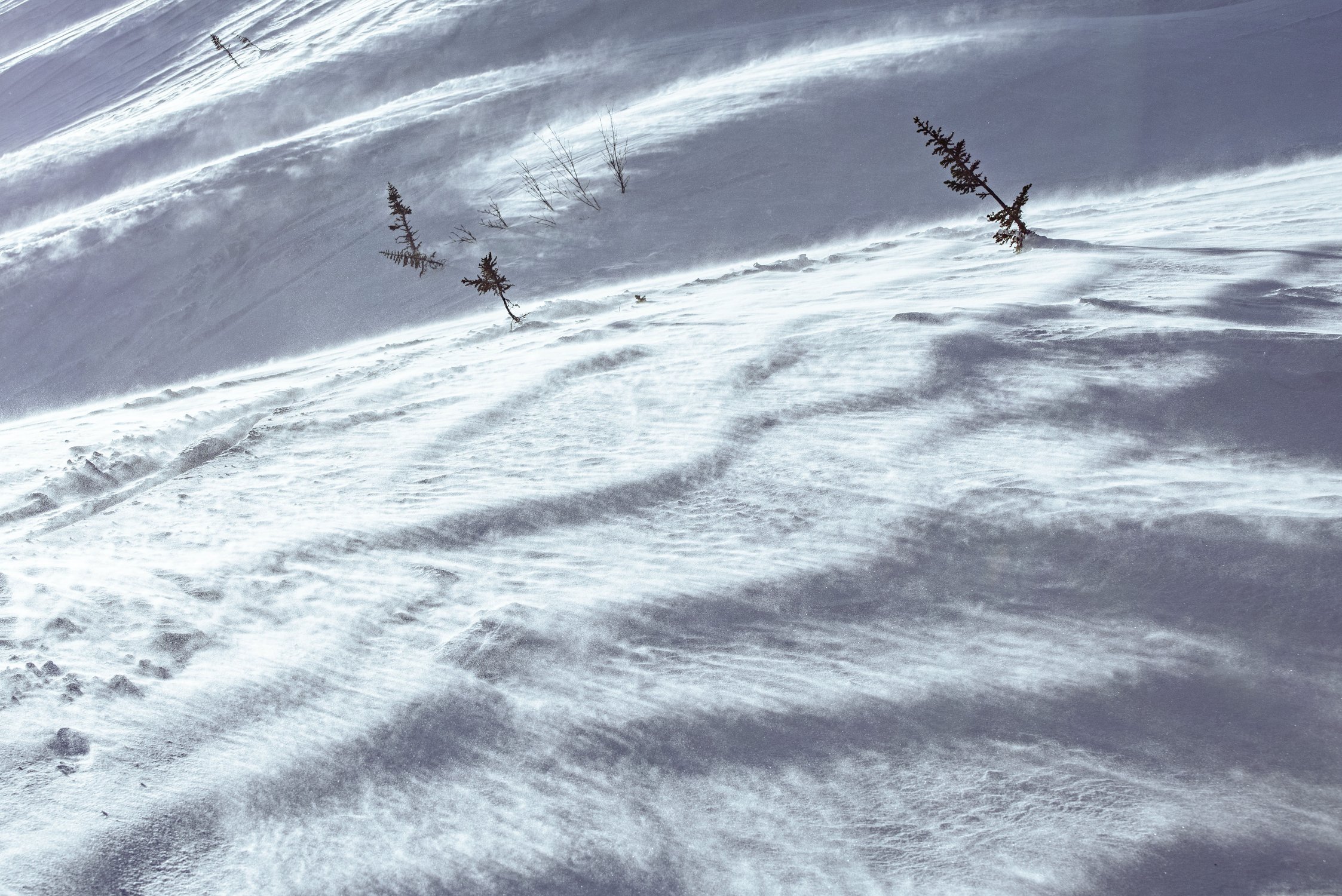 Ветер на горном склоне