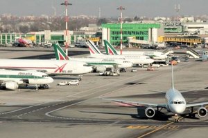 В итальянских аэропортах заканчивается топливо
