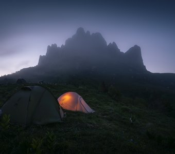 Под боком спящего дракона