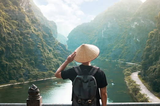 Как travel-стримеры стали новым инструментом продаж туров и отелей в Азии