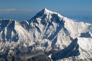 Непальские шерпы поставили два новых рекорда на Эвересте
