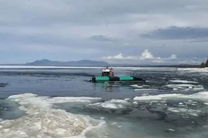 На Байкале перевернулась аэролодка с туристами