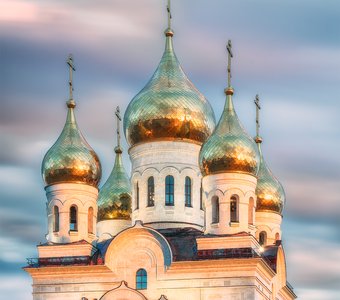 Вечер над собором