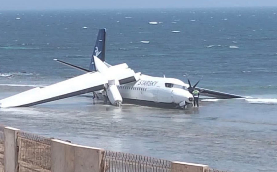 Неудачная экстренная посадка: самолёт сел на пляже