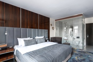 V Hotel&Rooftop lounge 4*