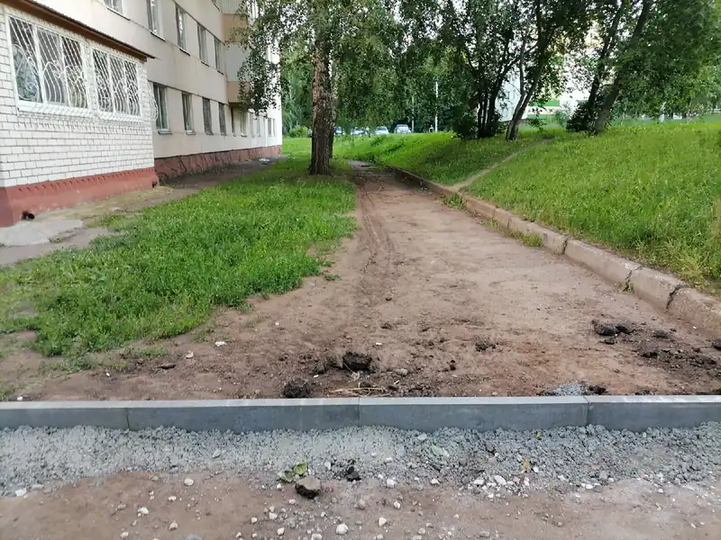 «Закрыли пожарный проход, сузили дорогу»