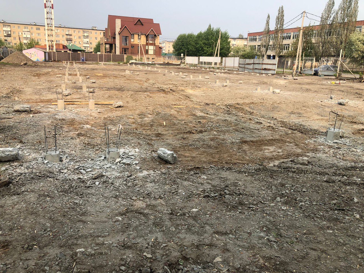 Устройство фундамента на ЖБ сваях: свайное поле, оголовки и арматурные выпуски, подготовка строительной площадки