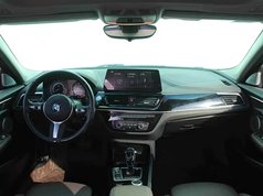 宝马1系 2022款 120i M运动曜夜版