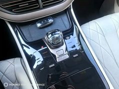 腾势D9 2022款 DM-i 970 四驱旗舰型