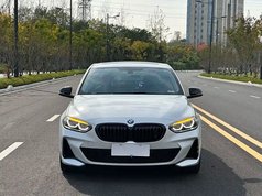 宝马1系 2022款 120i M运动曜夜版