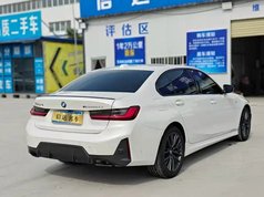 宝马3系 2024款 325i M运动曜夜套装