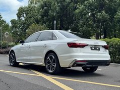 奥迪A4L 2022款 40 TFSI 时尚动感型