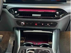 宝马3系 2025款 330Li M运动曜夜套装