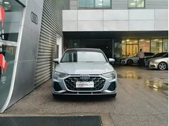 奥迪A3 2025款 A3L Limousine 35TFSI 飞驰尊享型