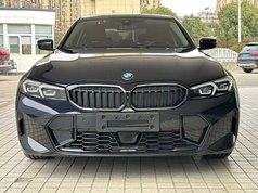 宝马3系 2025款 330i M运动曜夜套装