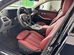 宝马3系 2025款 330i M运动曜夜套装