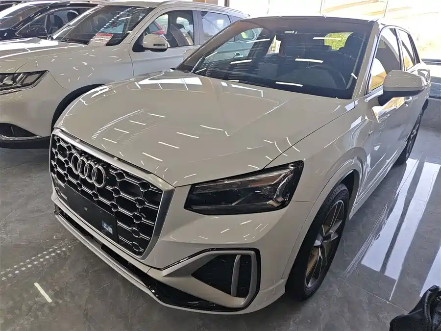 Audi Q2L, 2022