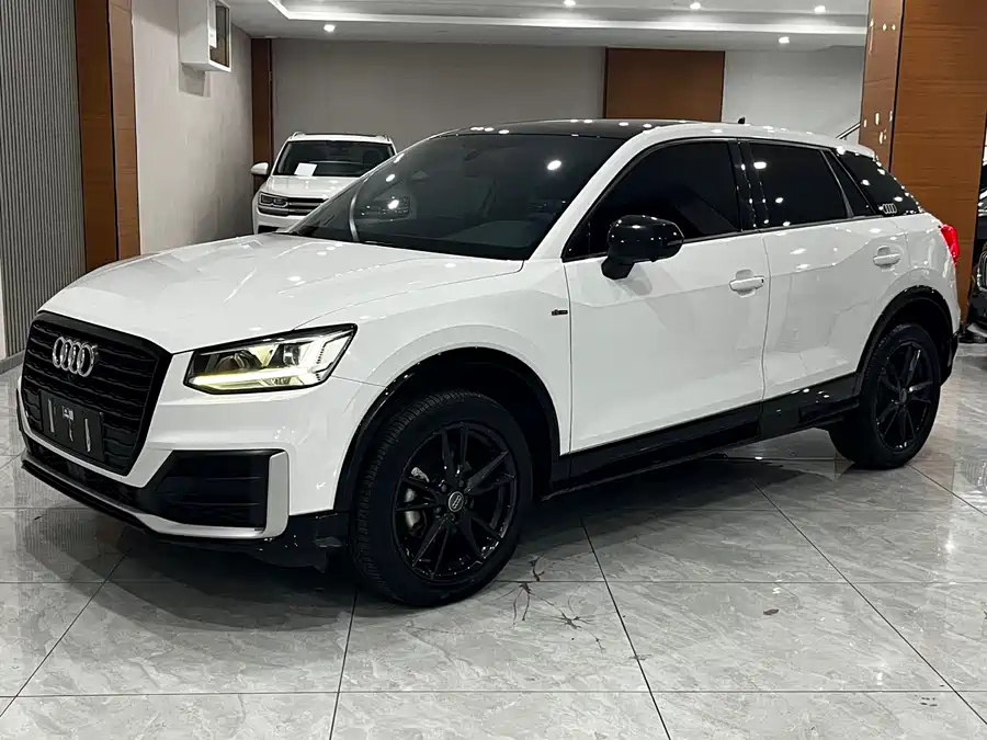 Audi Q2L, 2021