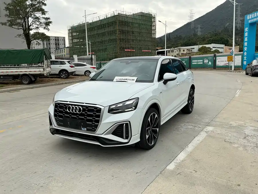 Audi Q2L, 2022