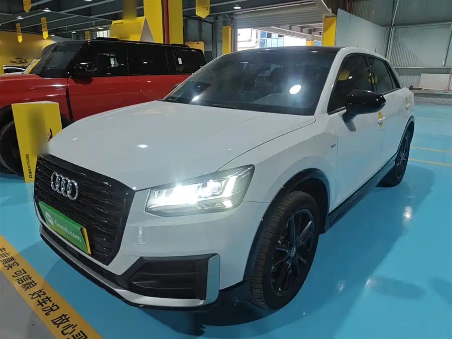 Audi Q2L, 2021