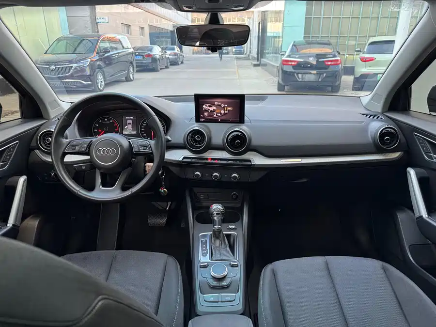Audi Q2L, 2021 — фото 5