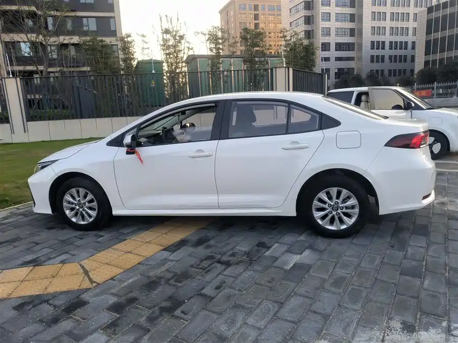 Toyota Corolla, 2021 — фото 4