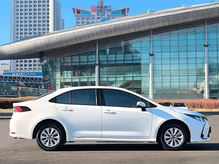 Toyota Corolla, 2022 — фото 5