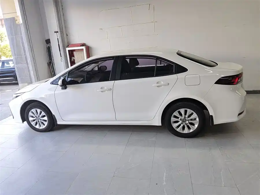 Toyota Corolla, 2022 — фото 4