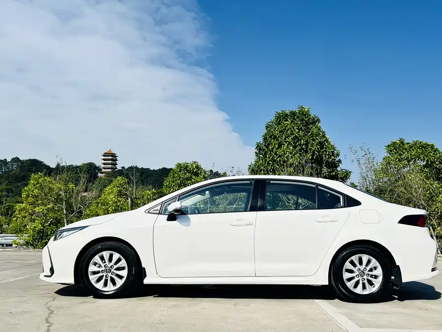 Toyota Corolla, 2021 — фото 4