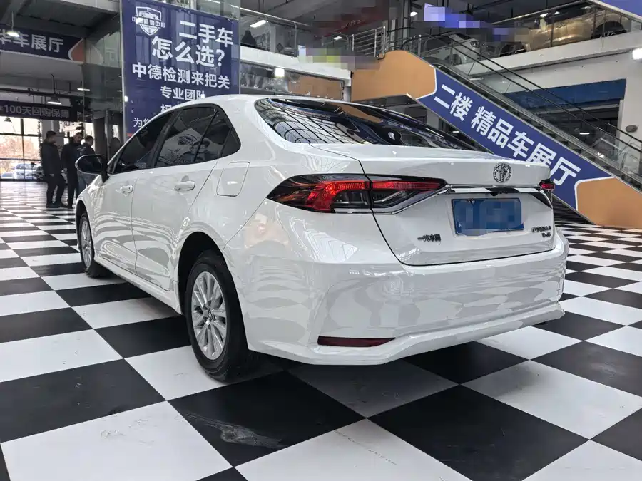 Toyota Corolla, 2023 — фото 4