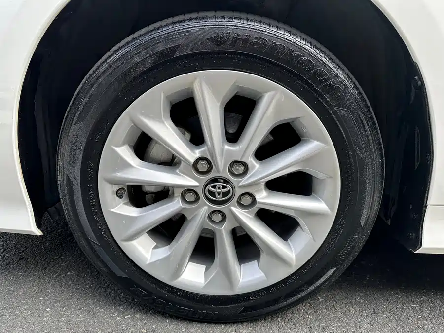 Toyota Corolla, 2022 — фото 5