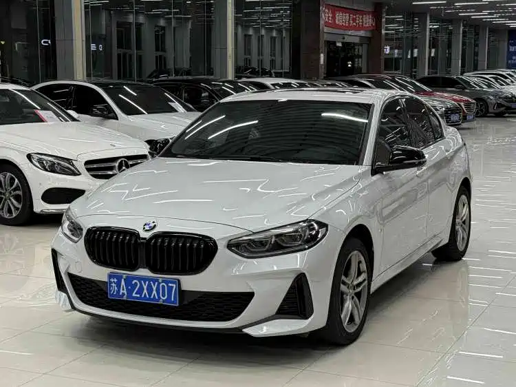 BMW 1-series, 2022