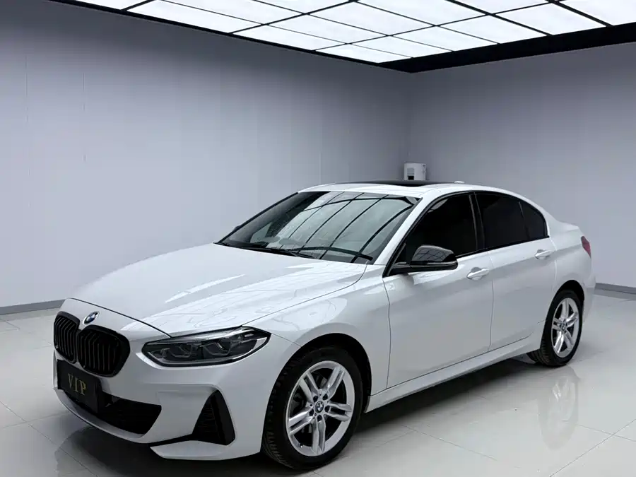 BMW 1-series, 2022