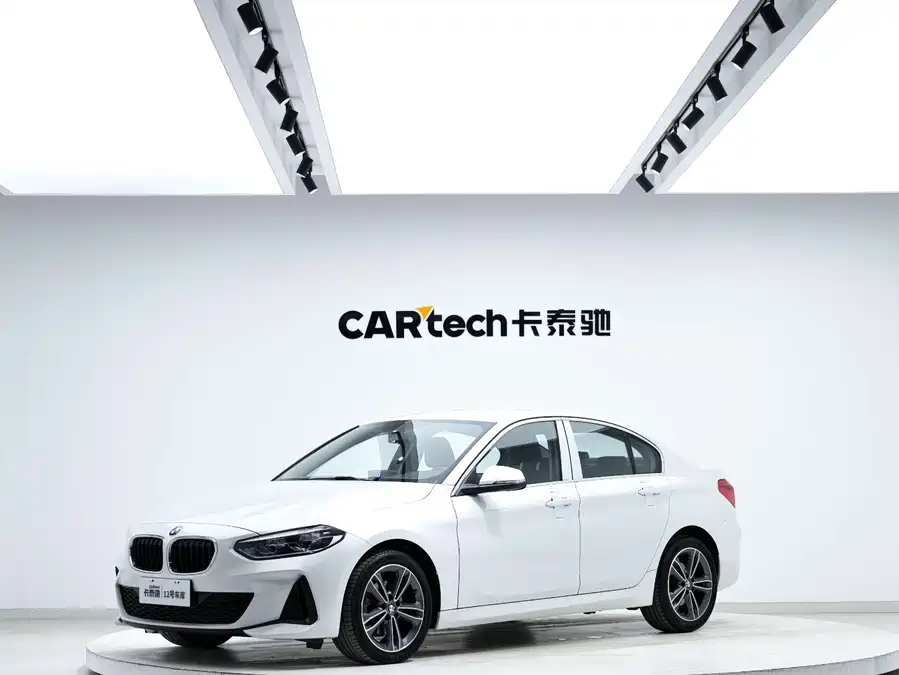 BMW 1-series, 2022