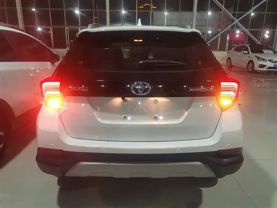 Toyota Yaris L, 2023 — фото 5