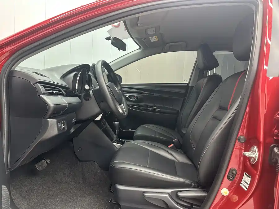 Toyota Yaris L, 2022 — фото 4