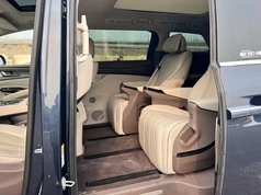 腾势D9 2022款 DM-i 1040 尊贵型