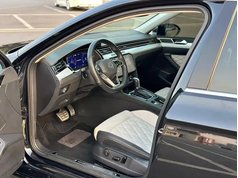 迈腾 2023款 200万辆纪念版 330TSI DSG豪华型