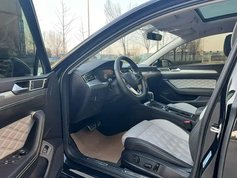 迈腾 2023款 200万辆纪念版 330TSI DSG领先型