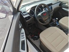 五菱宏光 2021款 改款1.5L S舒适型 电动助力LAR