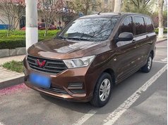 五菱宏光 2021款 1.5L S基本型LAR