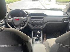 五菱宏光 2021款 1.5L S基本型LAR