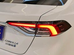 卡罗拉 2021款 双擎 1.8L E-CVT精英版