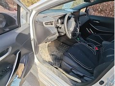 雷凌 2022款 双擎 1.8H E-CVT豪华版