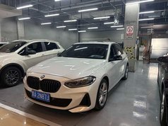 宝马1系 2023款 120i M运动曜熠版