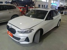 宝马1系 2021款 120i M运动曜夜版