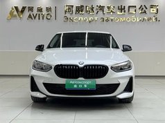 宝马1系 2021款 改款 120i M运动曜夜版