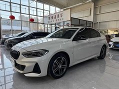 宝马1系 2022款 120i M运动曜夜版